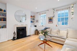 Upper Maisonette, 31, Camden Passage, London N1 8EA