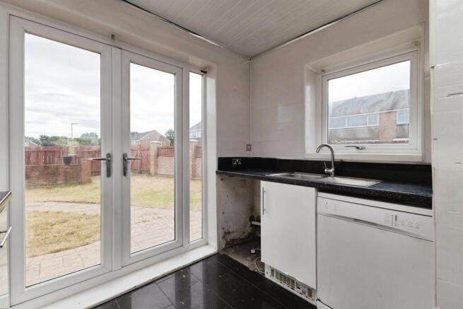3 bed Semi-Detached for sale Image 6