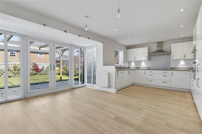 4 bed Detached for sale Image 5