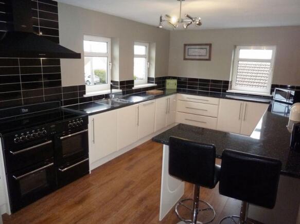 Kitchen/Dining...