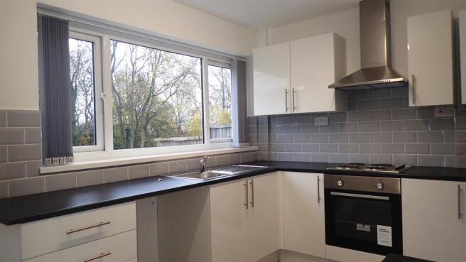 Kitchen 4.JPG