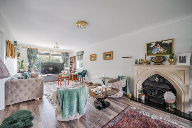 4 bed Detached for sale Image 6