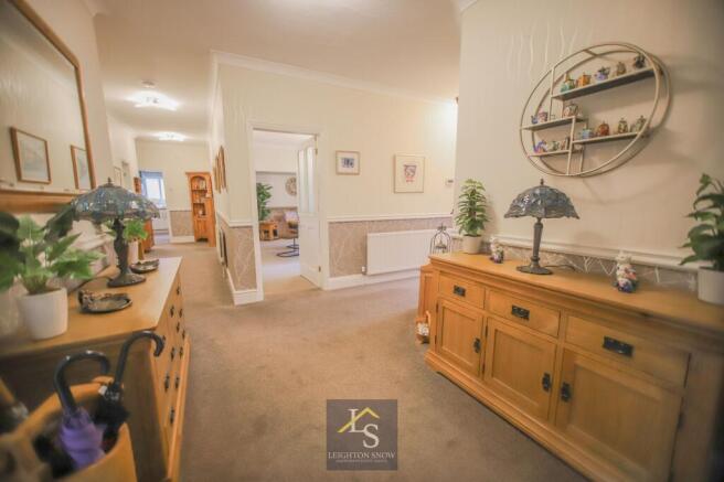 Linney Road, Bramhall, SK7 photo 4