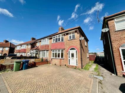 Westleigh Gardens, Edgware, HA8