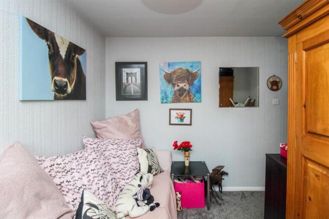 3 bed Terraced for sale Image 10