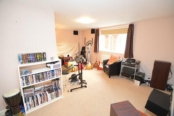 bedroom 5/games room