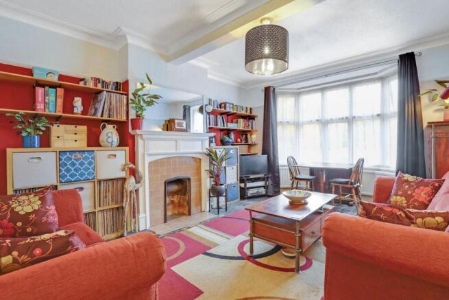 11-3ad1JHPropWorld - 8 Fountain Court - 1-medium.j