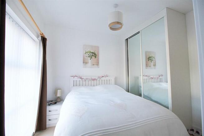 Bedroom 1.jpg