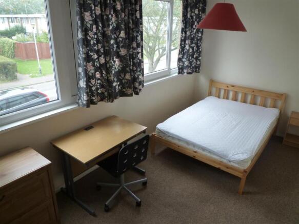 Bedroom 1.JPG