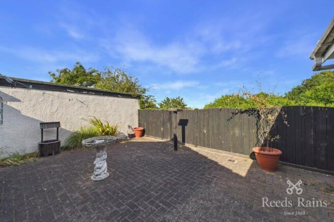 3 bed Bungalow to rent Image 12