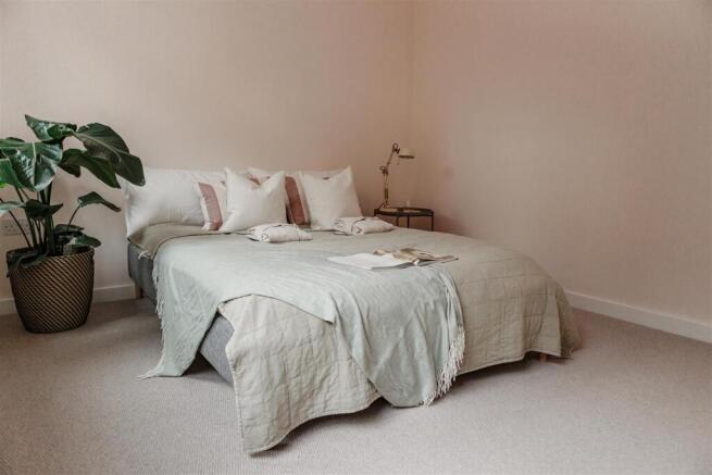3 bed Town House to rent Image 8