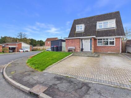 Cambridge Way, Bures, CO8