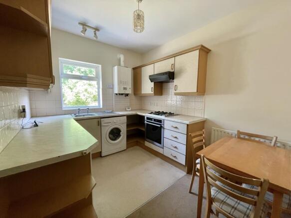 3 bed Terraced to rent Image 7