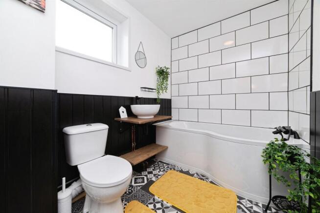 4 bed Terraced for sale Image 10