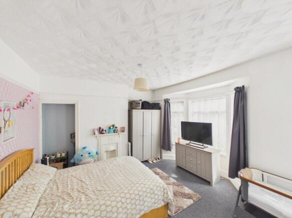 3 bed Terraced for sale Image 9