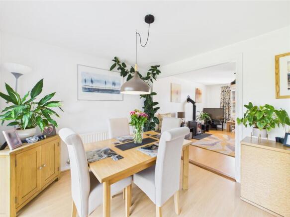 Dining room: