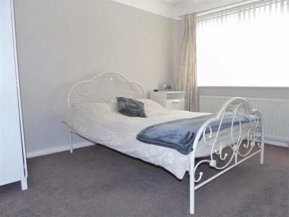 Bed2.JPG