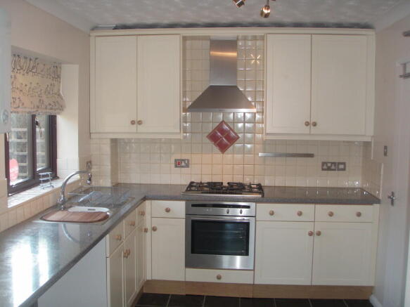 19 Walnut kitchen