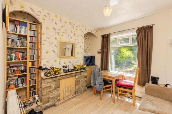 3 bed Semi-Detached for sale Image 5