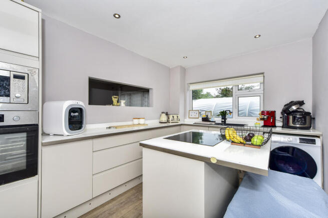 3 bed Semi-Detached for sale Image 7