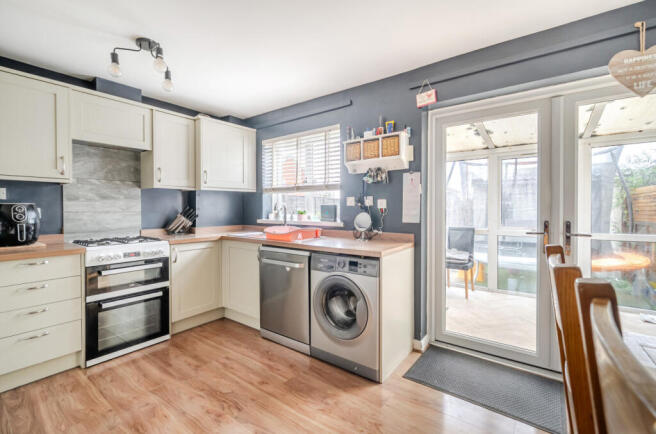 1403555-5-6978b2f...