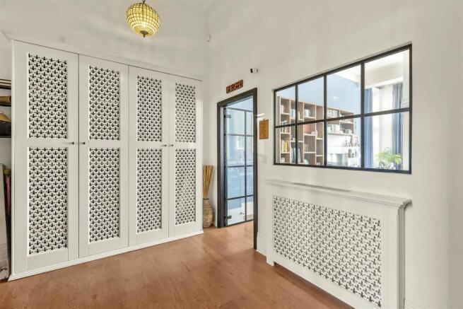 4 bed Terraced for sale Image 10