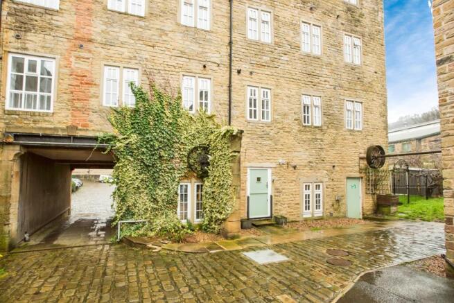 2 bed Apartment for sale Image 12
