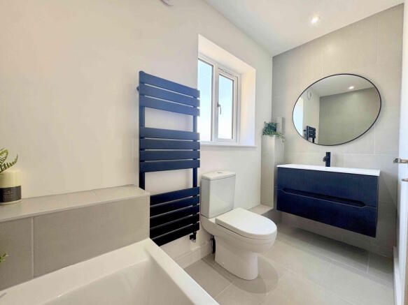 4 bed Town House for sale Image 11