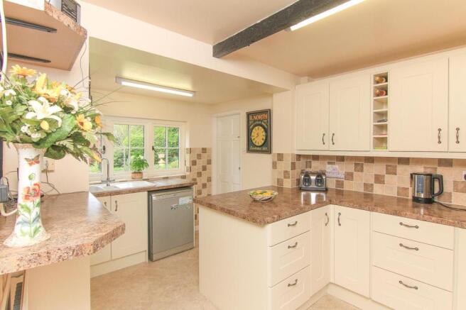 Kitchen 1.jpg