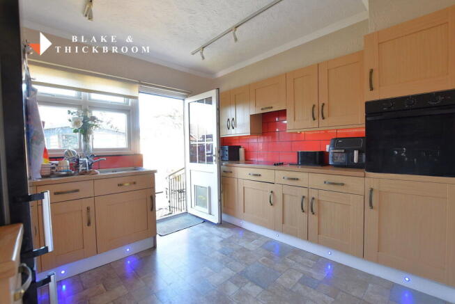 Preston Road, Holland on sea, CO15 5JX photo 4