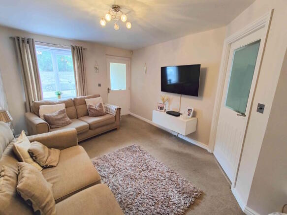 28 Sunderland Way, Lightcliffe, HX3 8FJ photo 4