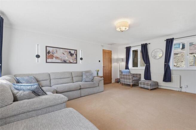 4 bed Detached for sale Image 7