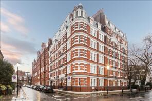 Flat 16b, Kensington Court Gardens, Kensington Court Place, London W8 5QF