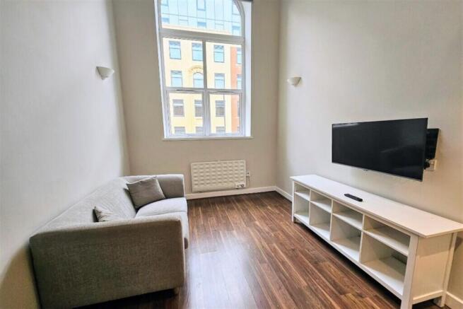 1 bed Apartment to rent Image 6