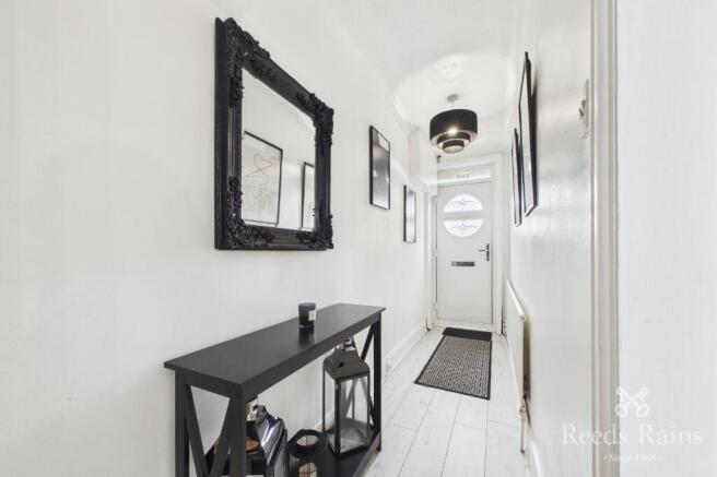3 bed Semi-Detached for sale Image 6