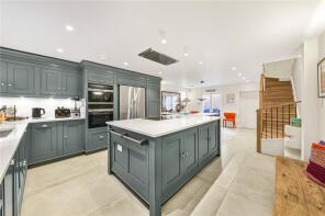 21, Queen's Grove, London NW8 6EL