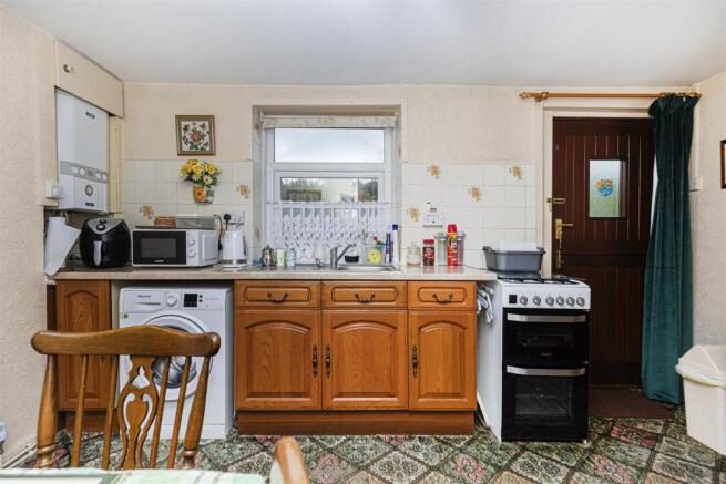 3 bed Terraced for sale Image 9