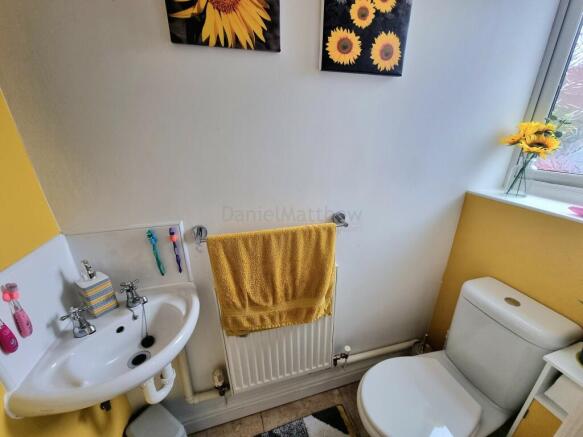 Cloakroom/w.c