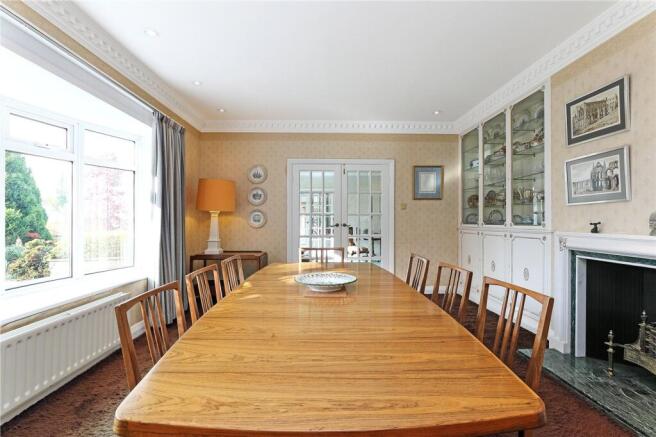 5 bed Detached for sale Image 10