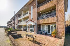 Flat 3, 6 Kings Court East, Viking Way, Eastbourne BN23 6UG