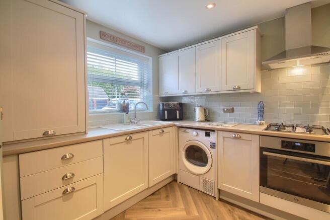 Cherryfield Drive, Middlesbrough, TS5 photo 4