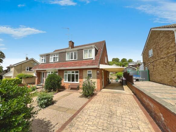 3-bed semi-detached on Cold Harbour Lane, Grantham, NG31, £240,000