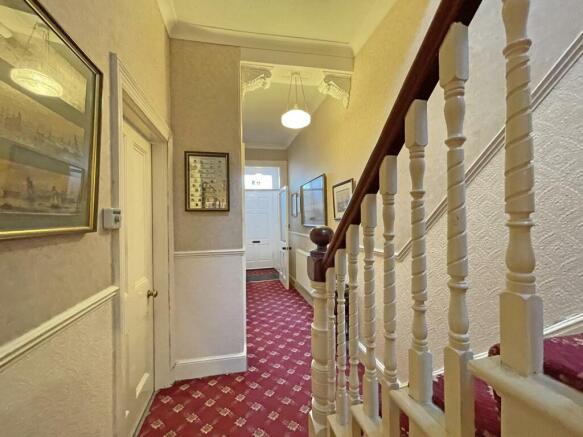Gifford Terrace Road 68 Entrance Hall 2.jpg