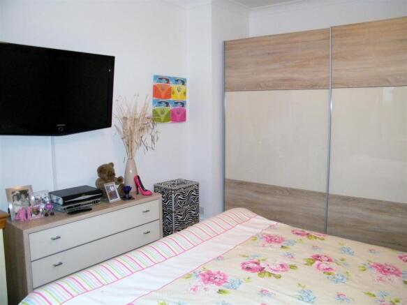 bedroom 2.JPG