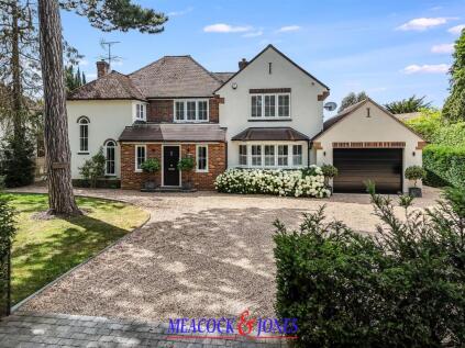 Roundwood Avenue, Hutton Mount, Brentwood