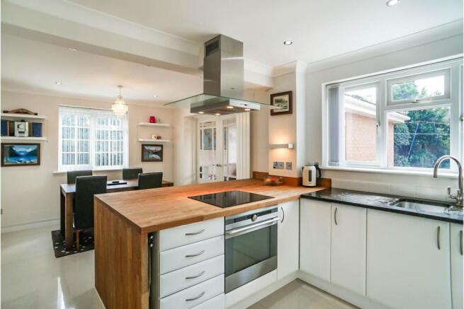 Kitchen/Breakfast