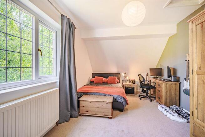 8516013-interior53.jpg
