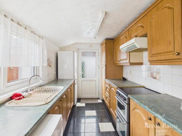 3 bed Semi-Detached to rent Image 6