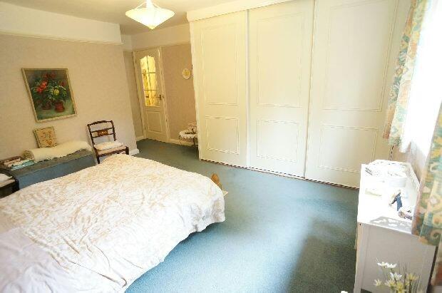 2nd Photo of Bed 1