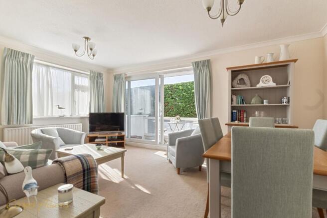 Sitting & Dining Room